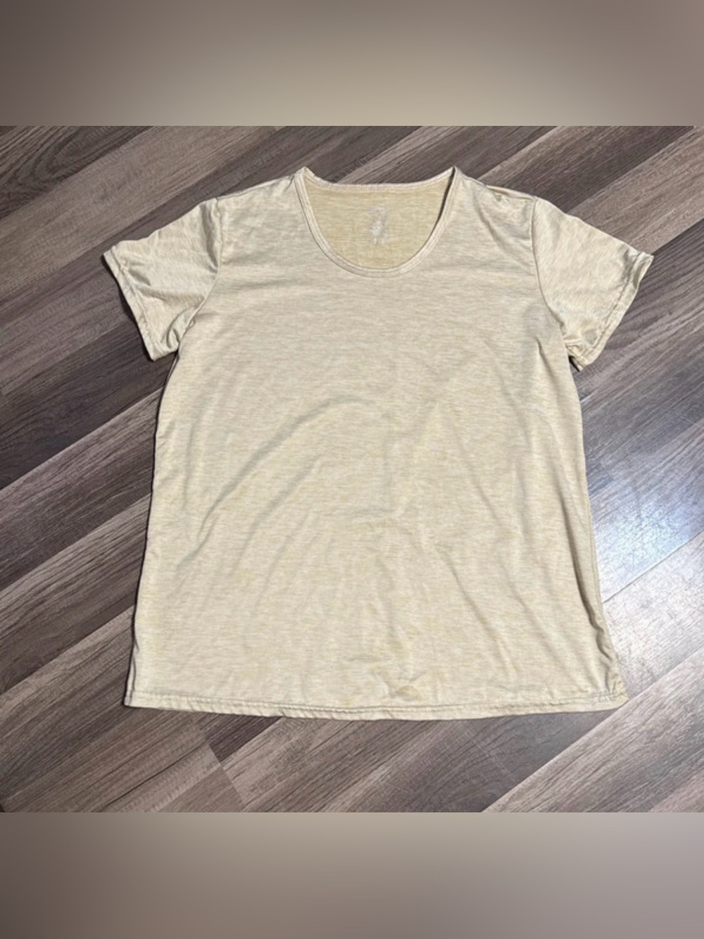Real essentials Classic Women’s Short Sleeve Tee size large